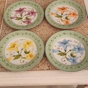 Godinger Floral Lily Salad/Dessert Plate Set - Green, Yellow, Purple, Blue